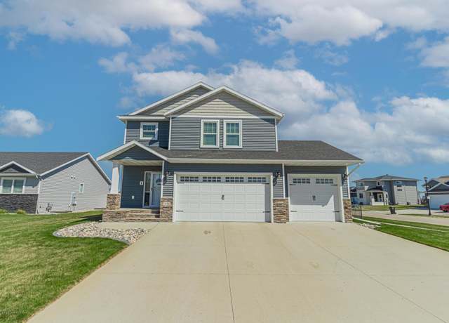 Property at 1106 26th Ave W, West Fargo, ND 58078, 4 beds, 3 baths