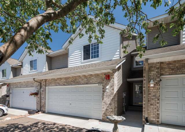 Property at 441 Pleasant Ln, Chaska, MN 55318, 3 beds, 3 baths
