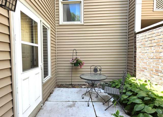 Property at 13749 Heywood Ct, Apple Valley, MN 55124, 3 beds, 2 baths