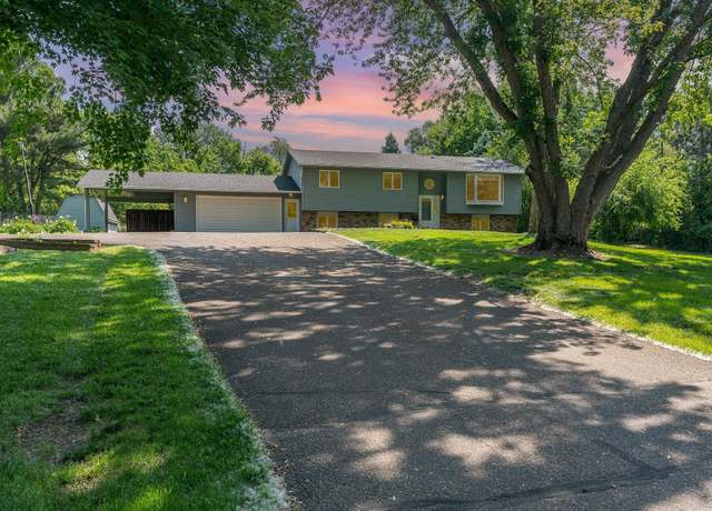 Property at 897 Willow Ridge Rd, Hudson, WI 54016, 4 beds, 2 baths