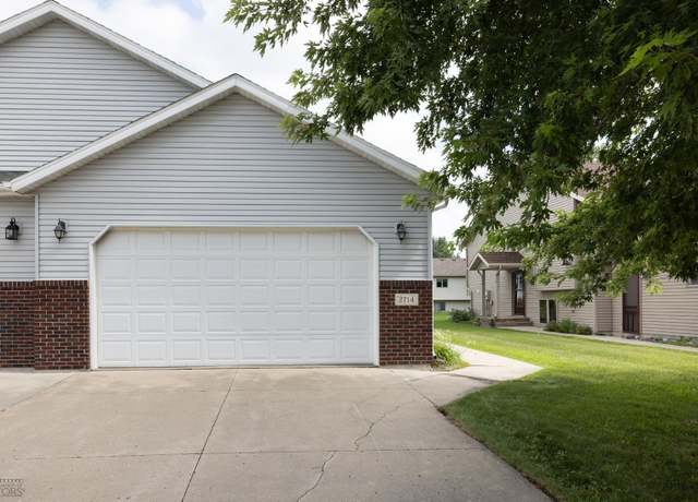 Property at 2714 Wheatland Dr S, Fargo, ND 58103, 3 beds, 2 baths