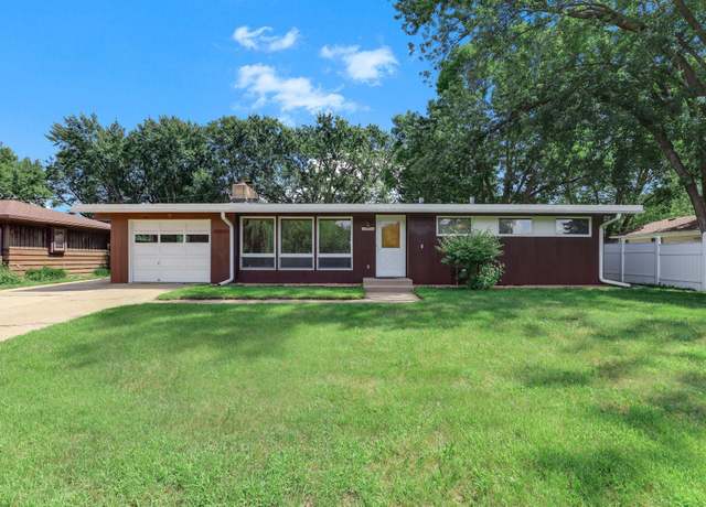 Property at 3006 Snelling Ave N, Roseville, MN 55113, 3 beds, 1 bath