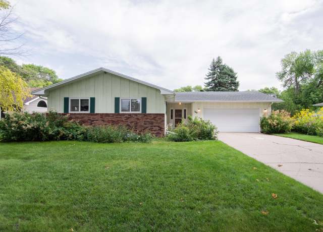 Property at 1543 24th Ave S, Fargo, ND 58103, 3 beds, 3 baths