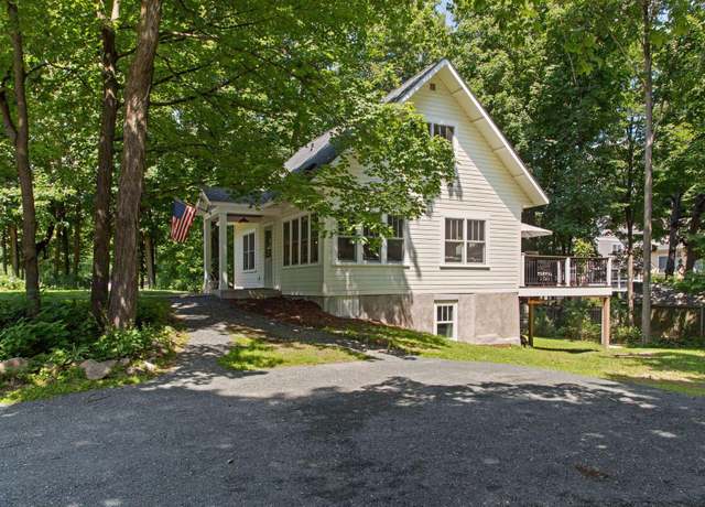 Property at 3815 Deephaven Ave, Deephaven, MN 55391, 3 beds, 2 baths