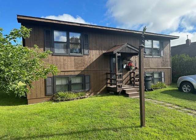 Property at 917 6th St SE, Bemidji, MN 56601, 3 beds, 1 bath