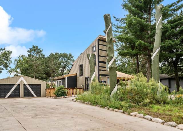 Property at 3720 Centerwood Rd, Circle Pines, MN 55014, 3 beds, 2 baths