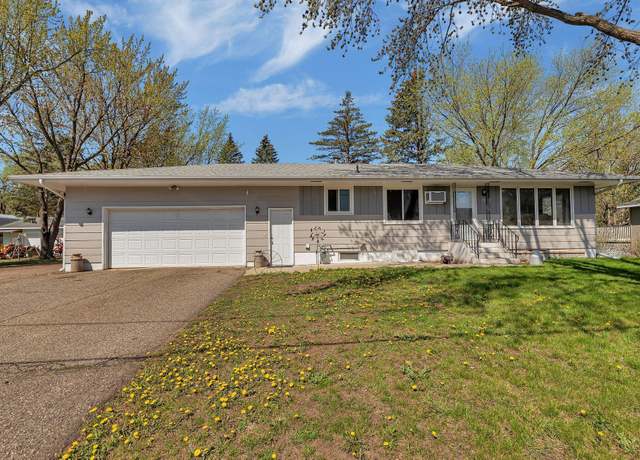 Property at 1517 Oak Grove Rd SW, Saint Cloud, MN 56301, 3 beds, 3 baths
