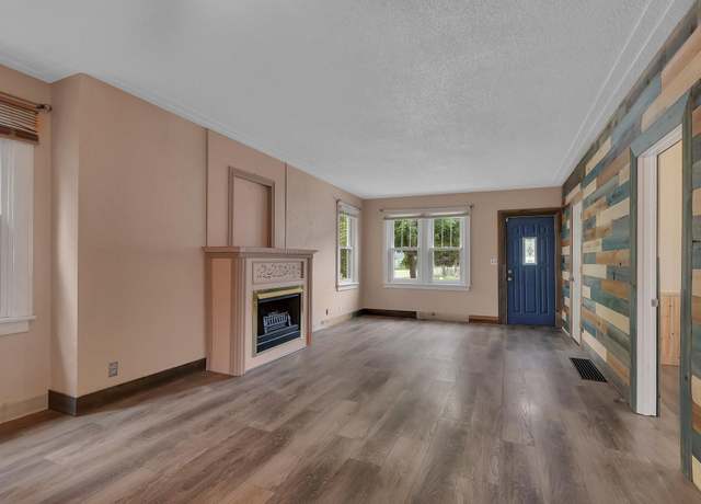 Property at 200 27th Ave N, Saint Cloud, MN 56303, 2 beds, 1 bath