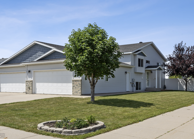 Property at 4405 47th St S, Fargo, ND 58104, 3 beds, 2 baths
