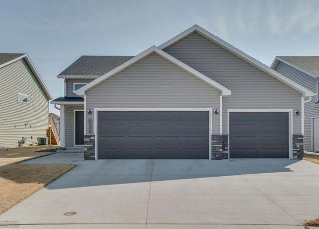 Property at 6636 27th St S, Fargo, ND 58104, 4 beds, 3 baths