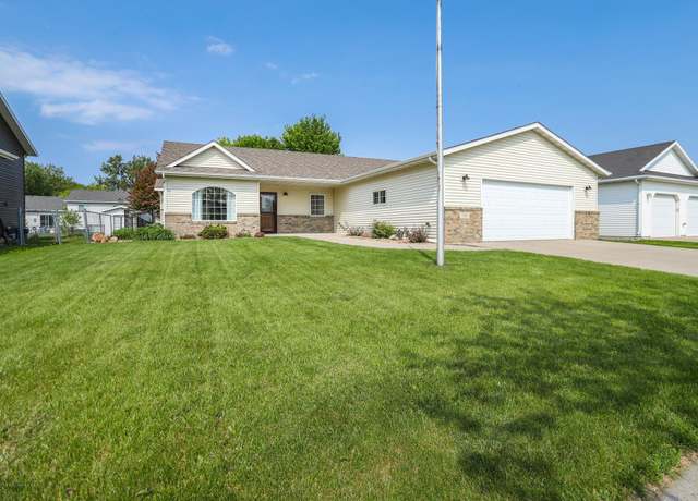 Property at 509 32nd St N, Moorhead, MN 56560, 3 beds, 2 baths