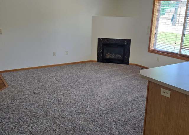 Property at 5293 Manchester Dr #1, Maple Plain, MN 55359, 2 beds, 2 baths