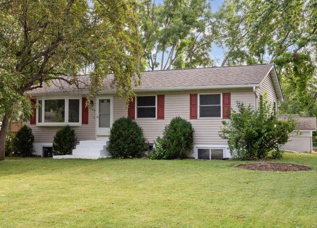 Property at 9880 Cottonwood Ln N, Maple Grove, MN 55369, 5 beds, 1 bath