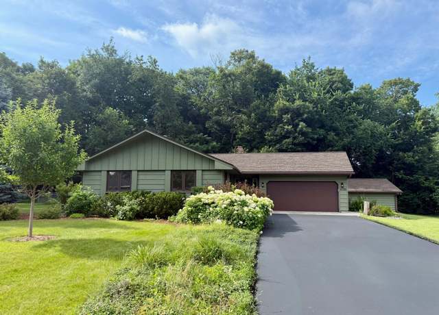 Property at 6155 Evergreen Rd, Mound, MN 55364, 3 beds, 2 baths