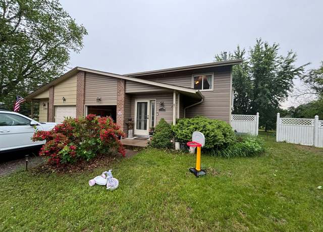 Property at 11200 Wren St NW, Coon Rapids, MN 55433, 3 beds, 1 bath