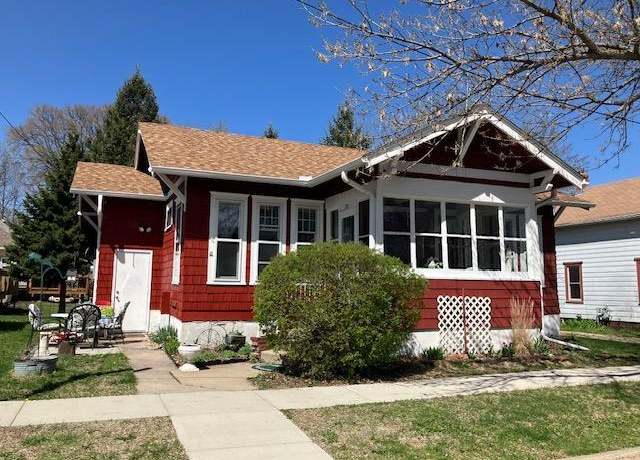 Property at 207 5th St NE, Waseca, MN 56093, 2 beds, 1 bath