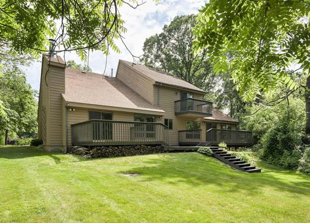 Property at 2410 Lisbon Ave N, Lake Elmo, MN 55042, 3 beds, 2 baths