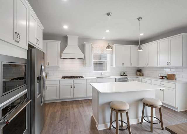 Property at 13291 Applewood Trl, Rosemount, MN 55068, 5 beds, 3 baths