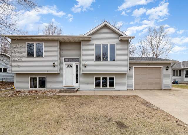 Property at 904 N 4th St, Saint Peter, MN 56082, 3 beds, 3 baths