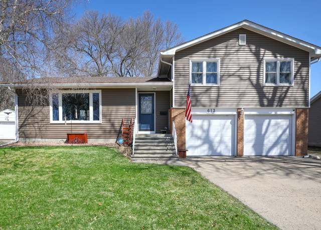 Property at 613 11th Ave SE, Waseca, MN 56093, 3 beds, 2 baths
