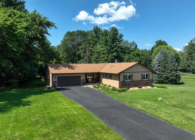 Property at 8810 42nd St N, Lake Elmo, MN 55042, 4 beds, 3 baths