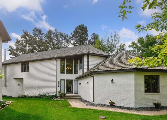 Property at 2960 Highland Ct, Mound, MN 55364, 3 beds, 4 baths