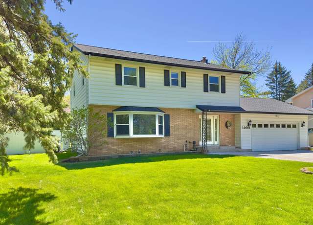 Property at 1998 Ripley Ave, Maplewood, MN 55109, 4 beds, 3 baths