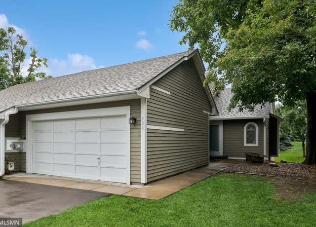 Property at 936 Winterberry Dr, Woodbury, MN 55125, 2 beds, 2 baths