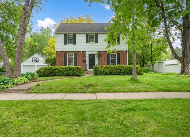 Property at 828 11th St SW, Rochester, MN 55902, 4 beds, 3 baths