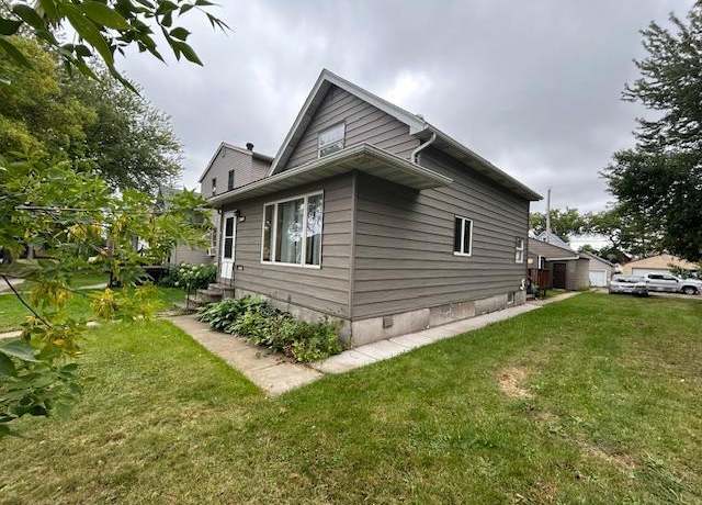 Property at 718 11th St N, Virginia, MN 55792, 2 beds, 2 baths