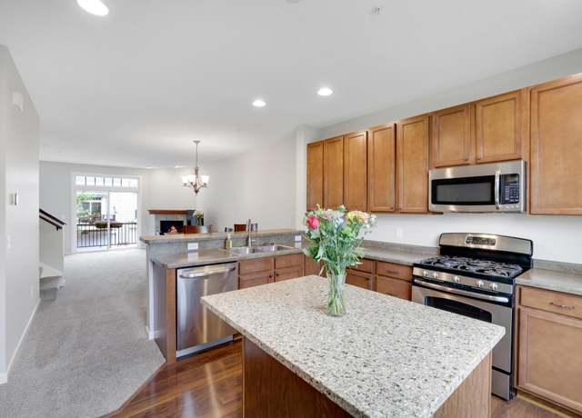 Property at 11340 Sandcastle Dr Unit D, Woodbury, MN 55129, 4 beds, 3 baths