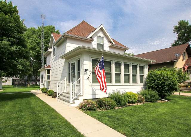 Property at 21 1st St NE, Fairfax, MN 55332, 3 beds, 1 bath