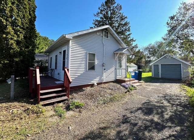Property at 418 Grove St S, Mora, MN 55051, 1 bed, 1 bath