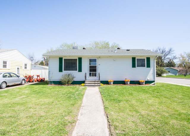 Property at 101 4th St NW, Dilworth, MN 56529, 3 beds, 1 bath