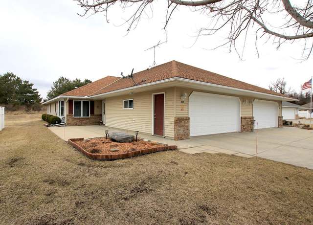 Property at 209 Circle View Dr, Dassel, MN 55325, 3 beds, 2 baths