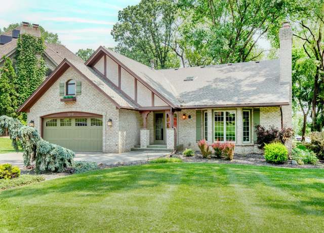 Property at 5310 Paola Cir, Bloomington, MN 55437, 4 beds, 4 baths