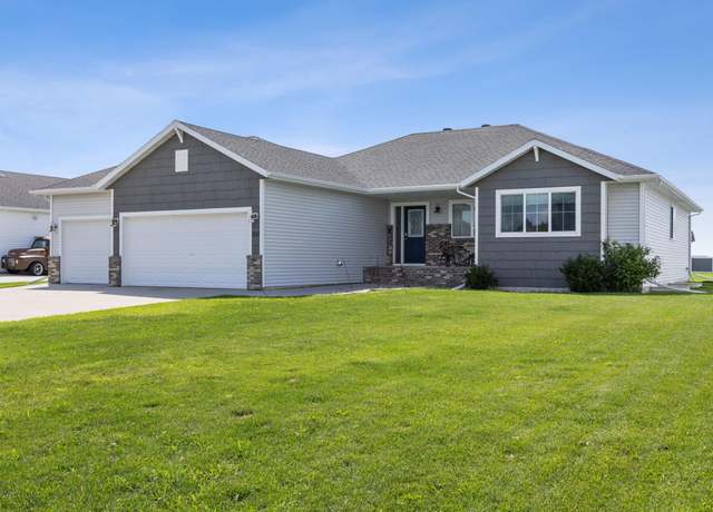 Property at 2114 12th St W, West Fargo, ND 58078, 5 beds, 3 baths