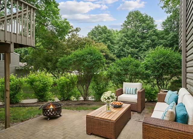 Property at 9146 Neill Lake Rd, Eden Prairie, MN 55347, 4 beds, 3 baths