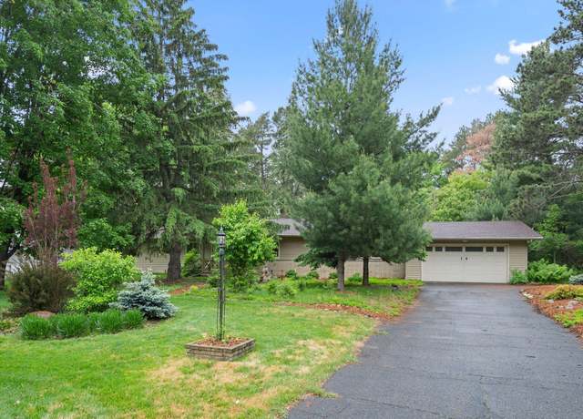 Property at 14 Overlook Rd, Dellwood, MN 55110, 3 beds, 3 baths