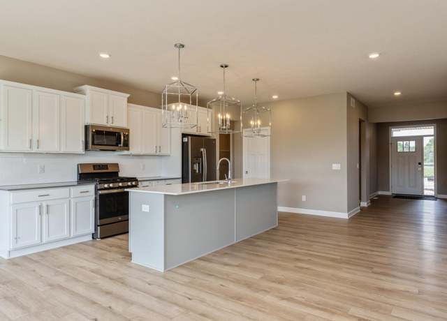 Property at 10625 Juneau Ln N, Maple Grove, MN 55369, 3 beds, 2 baths