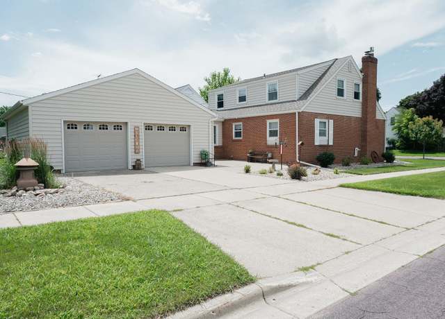Property at 515 S Hampton St, Fairmont, MN 56031, 4 beds, 3 baths