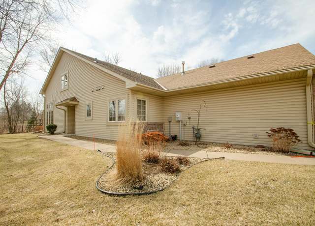 Property at 2975 Caroline Ct, Little Canada, MN 55117, 2 beds, 3 baths