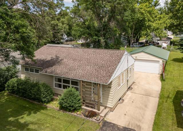 Property at 2039 15th St SE, Rochester, MN 55904, 3 beds, 2 baths