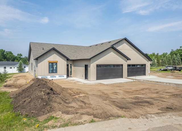 Property at 117 Altavista Dr, Detroit Lakes, MN 56501, 3 beds, 2 baths