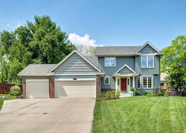 Property at 421 Oak Creek Ct, Vadnais Heights, MN 55127, 5 beds, 4 baths