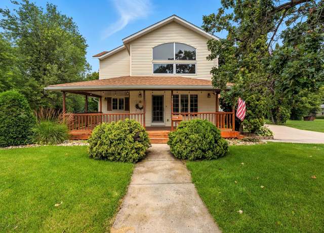 Property at 429 W Bridge Ave, Warren, MN 56762, 3 beds, 2 baths