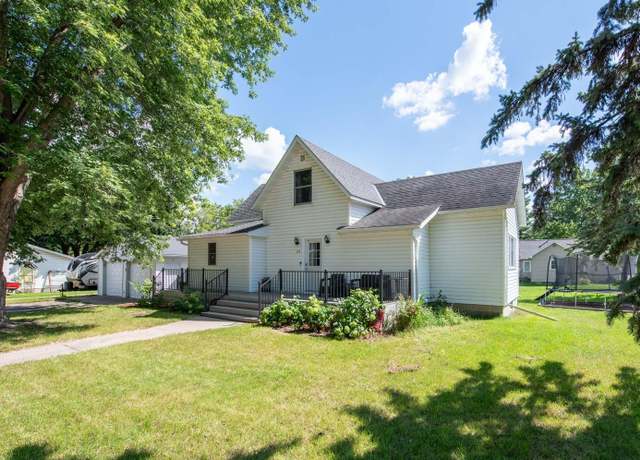 Property at 212 W Bert St, Lake Crystal, MN 56055, 2 beds, 1 bath