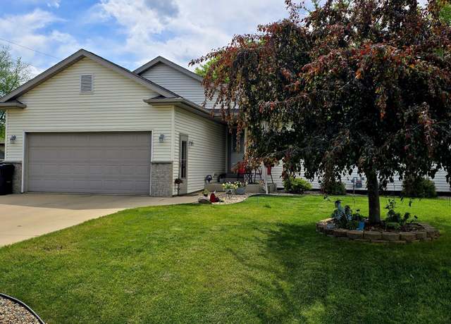 Property at 1612 17th St SW, Austin, MN 55912, 3 beds, 2 baths