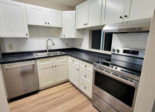 Property at 1529 Millpond Ct, Chaska, MN 55318, 2 beds, 1 bath