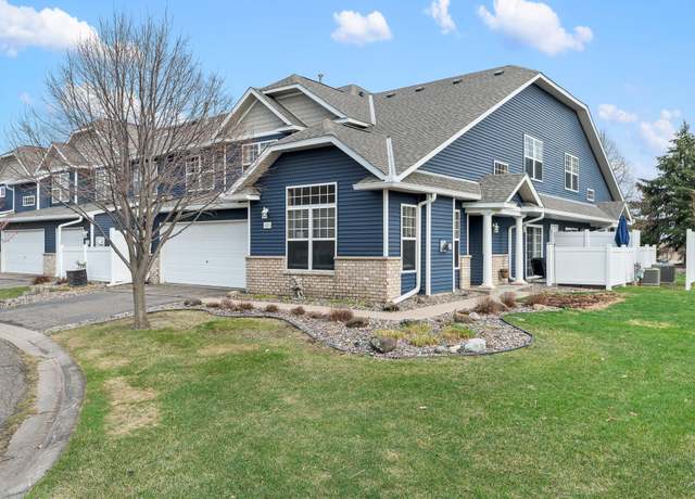 Property at 428 Hickory Ln N, Oakdale, MN 55128, 2 beds, 2 baths